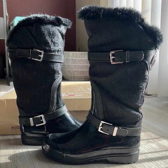 Michael Kors mid rain boot - Picture 1 of 5